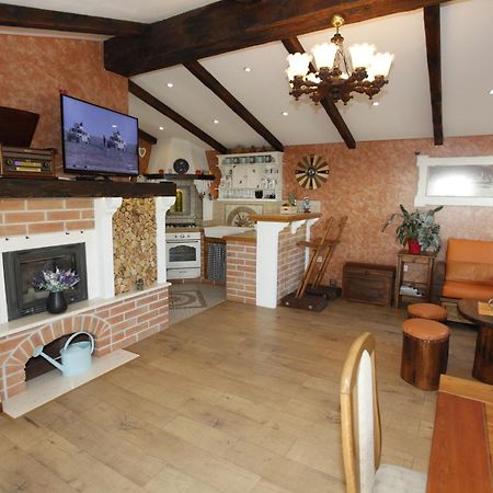 Apartments Rustica Makarska Ngoại thất bức ảnh