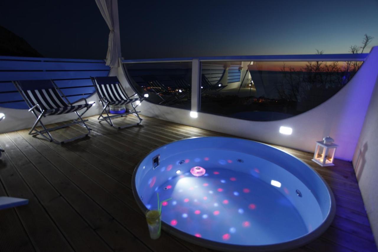 Apartments Rustica Makarska Ngoại thất bức ảnh