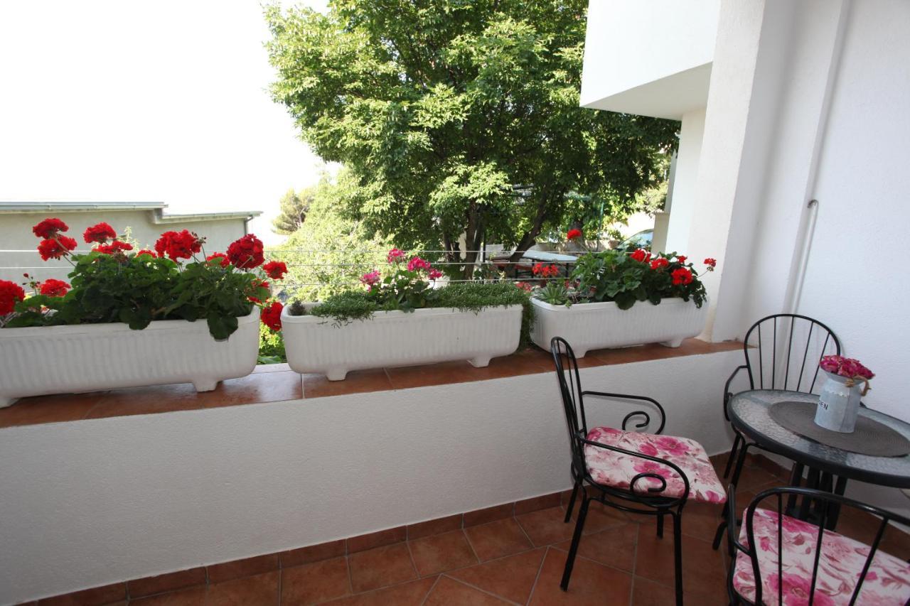 Apartments Rustica Makarska Ngoại thất bức ảnh