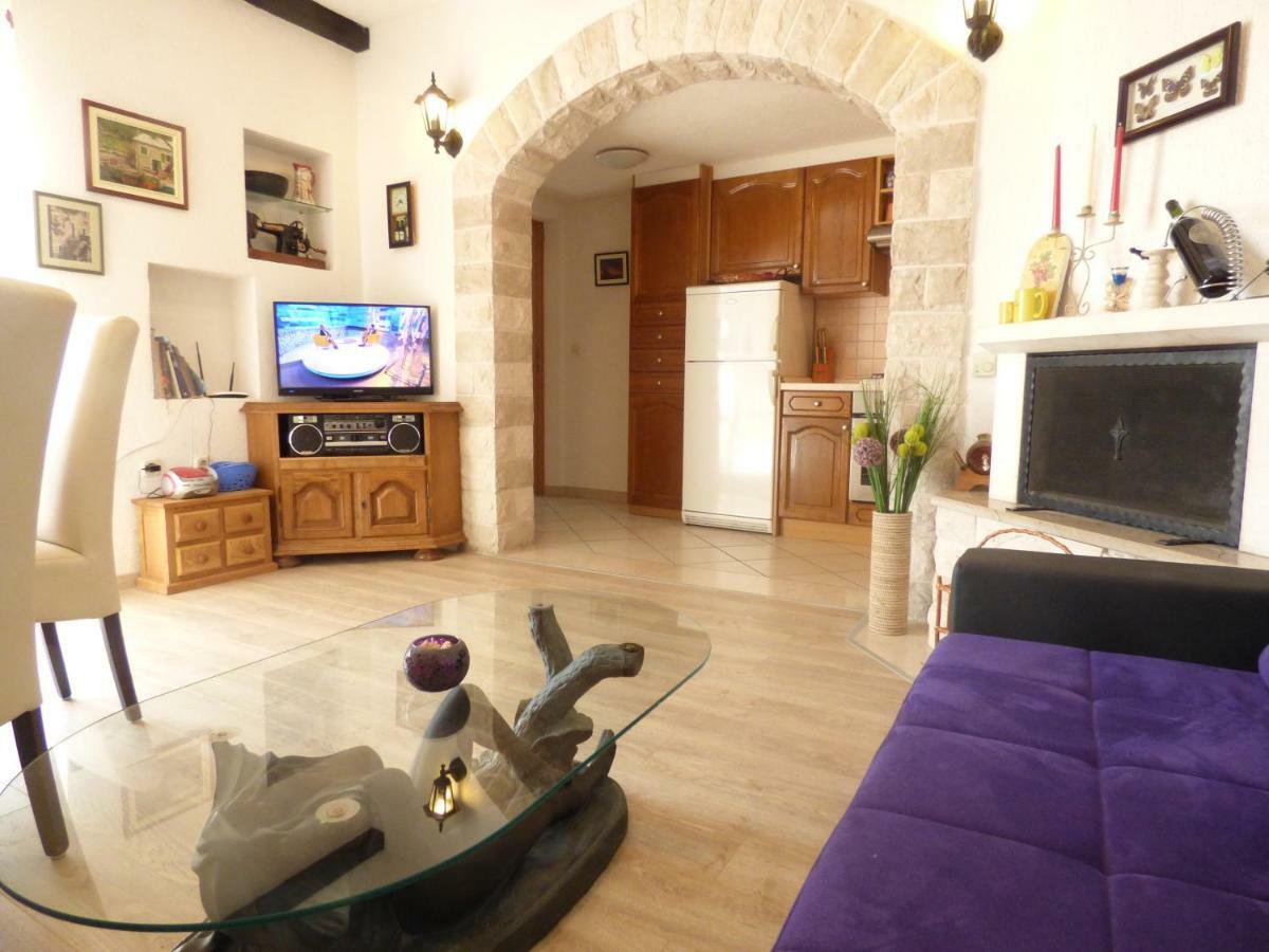 Apartments Rustica Makarska Ngoại thất bức ảnh