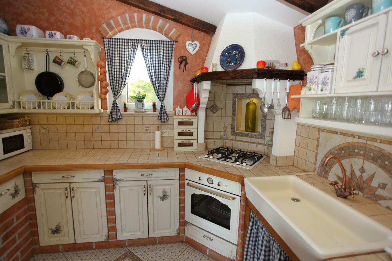 Apartments Rustica Makarska Ngoại thất bức ảnh
