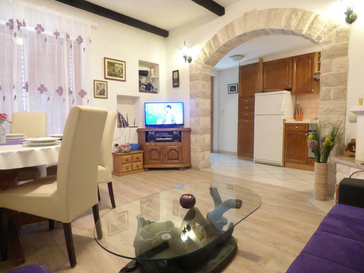 Apartments Rustica Makarska Ngoại thất bức ảnh