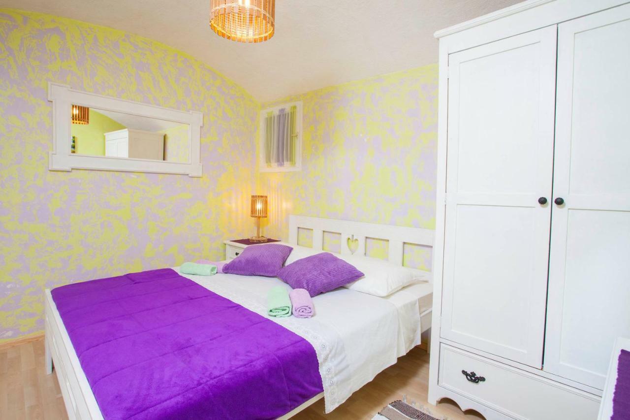 Apartments Rustica Makarska Ngoại thất bức ảnh