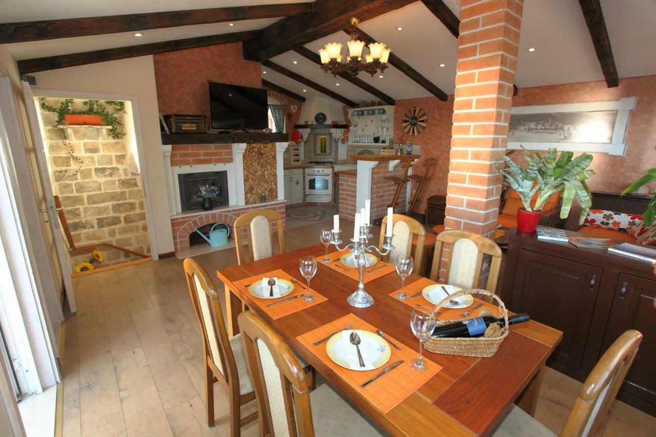 Apartments Rustica Makarska Ngoại thất bức ảnh
